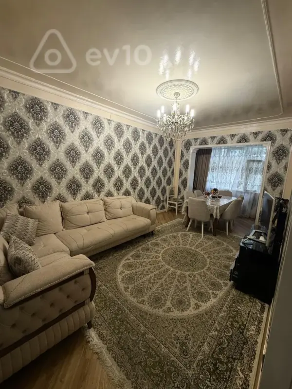 Satılır 4 otaqlı köhnə tikili 100 m²