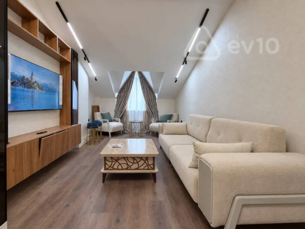 Kirayə verilir 2 otaqlı yeni tikili 65 m²