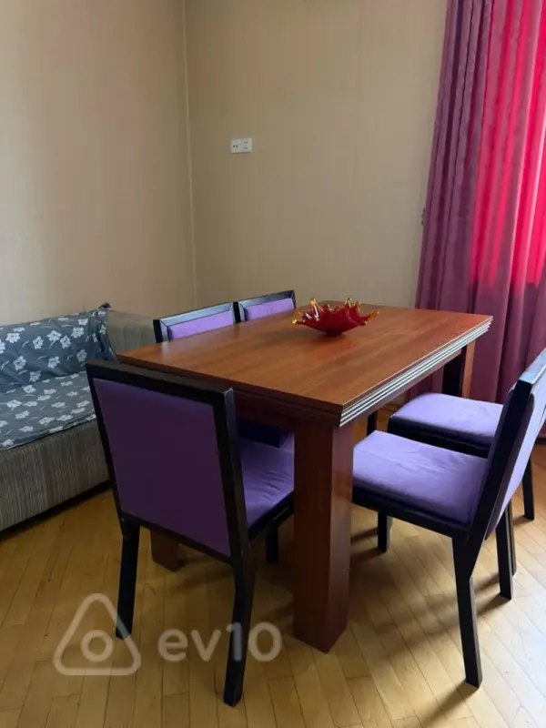 Kirayə verilir 2 otaqlı yeni tikili 85 m²
