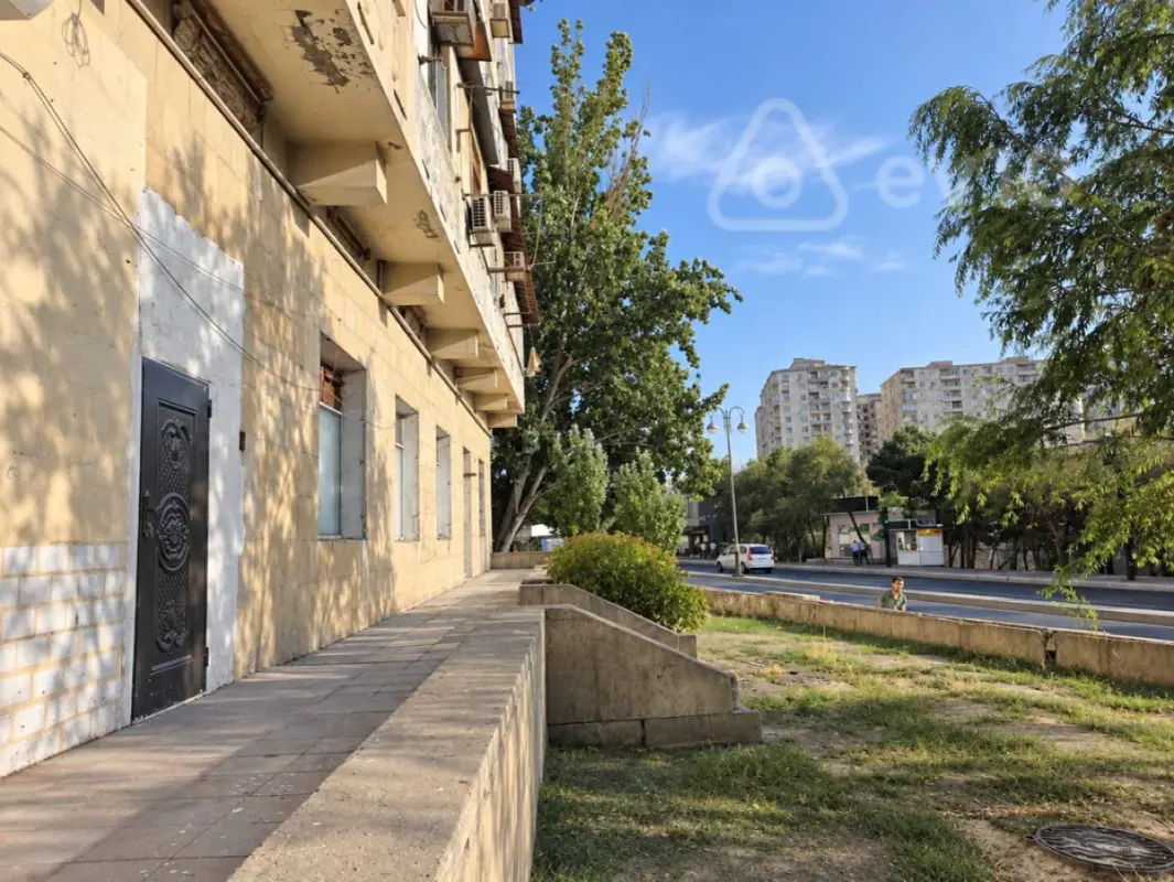 Satılır 2 otaqlı köhnə tikili 50 m²
