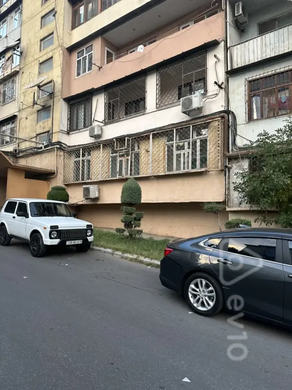 Kirayə verilir 5 otaqlı köhnə tikili 115 m²