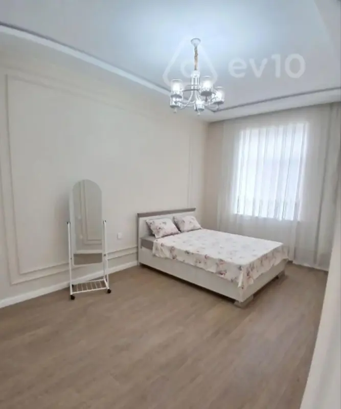 Kirayə verilir 2 otaqlı köhnə tikili 70 m²