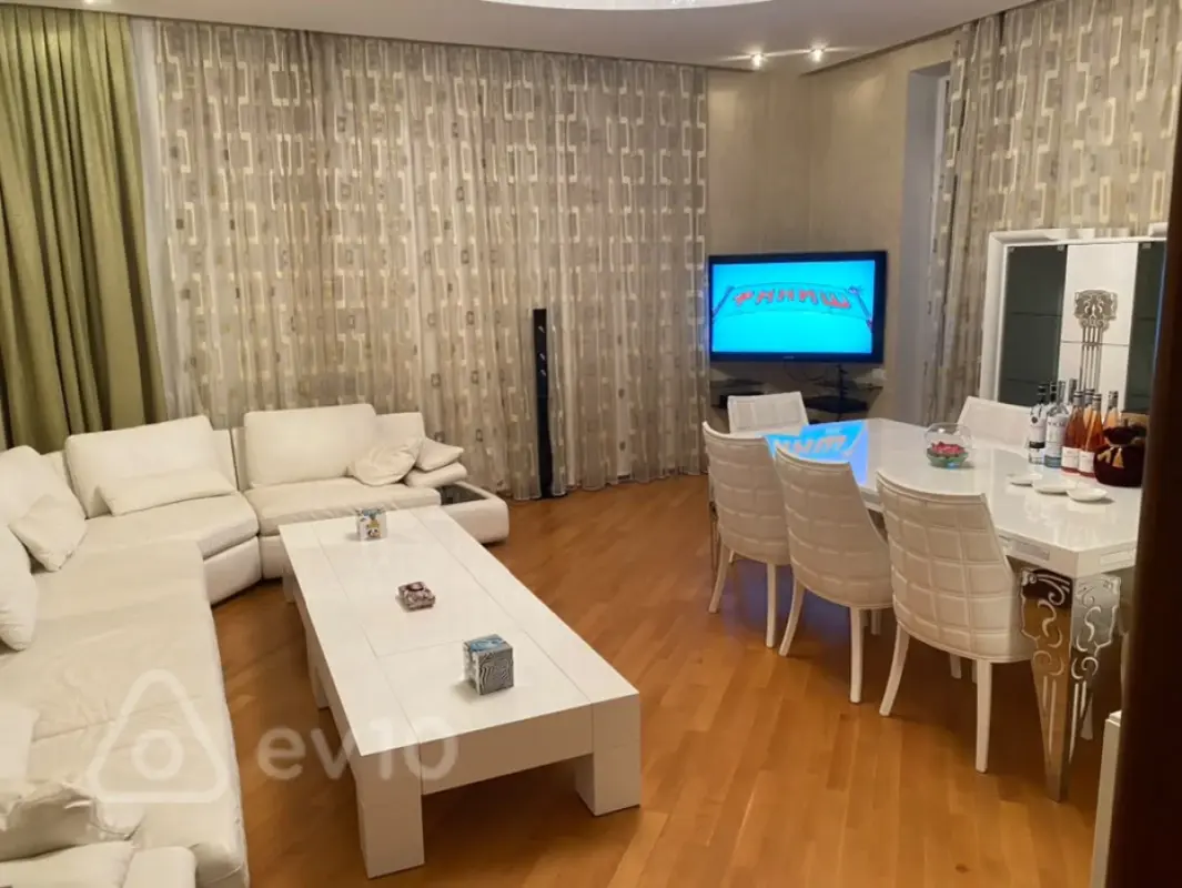 Kirayə verilir 3 otaqlı yeni tikili 120 m²