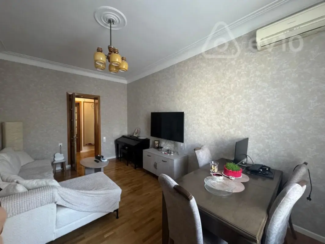 Satılır 3 otaqlı köhnə tikili 80 m²