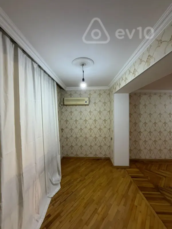 Satılır 3 otaqlı köhnə tikili 64 m²