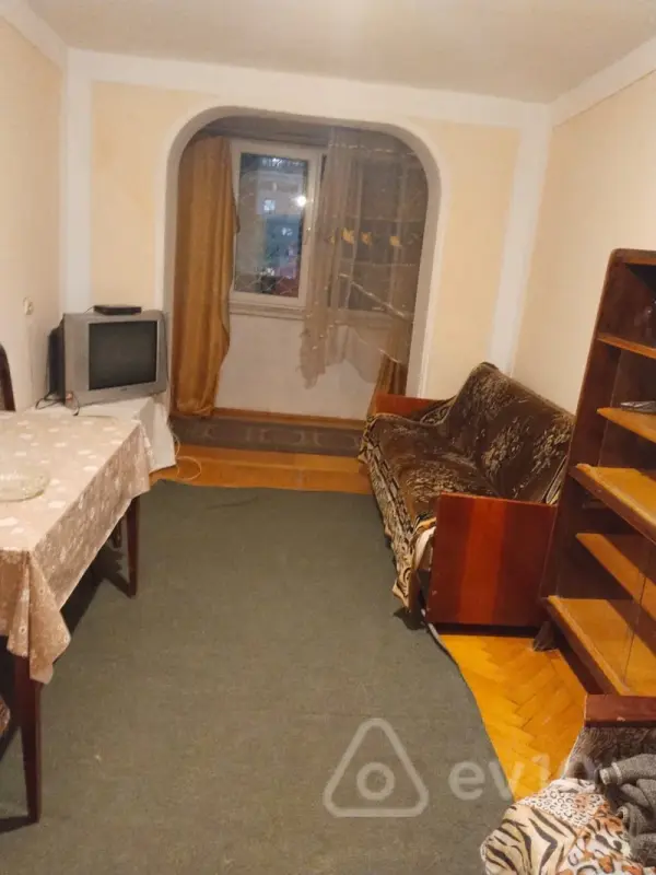 Kirayə verilir 3 otaqlı köhnə tikili 75 m²