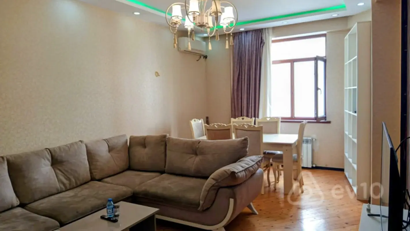 Kirayə verilir 3 otaqlı yeni tikili 100 m²