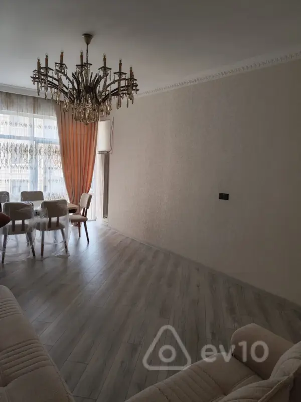 Kirayə verilir 3 otaqlı yeni tikili 156 m²
