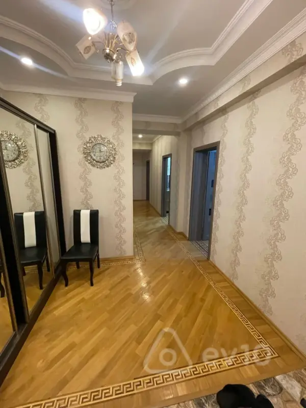 Kirayə verilir 2 otaqlı yeni tikili 100 m²