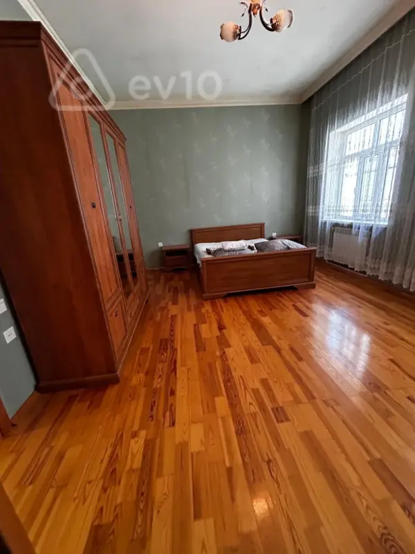 Kirayə verilir 6 otaqlı həyət evi 218 m²