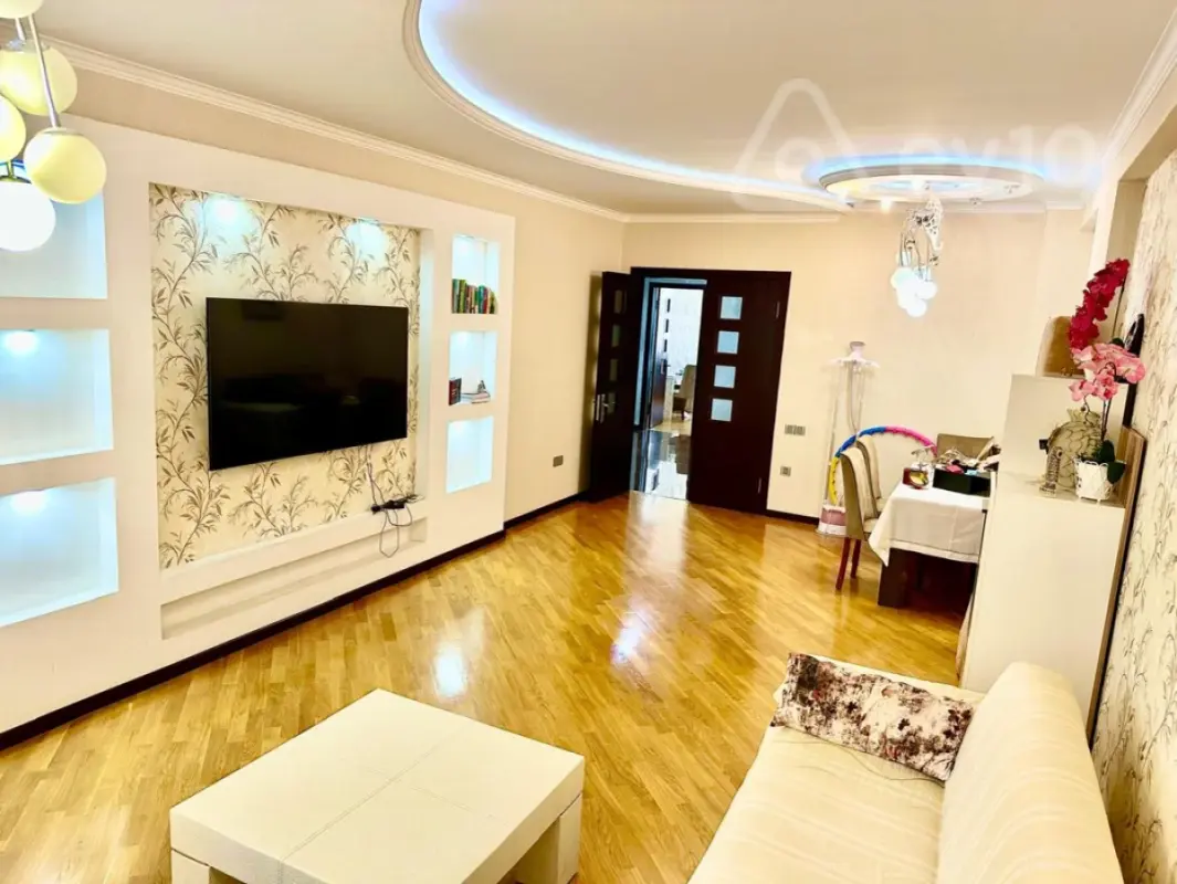 Satılır 3 otaqlı yeni tikili 130 m²