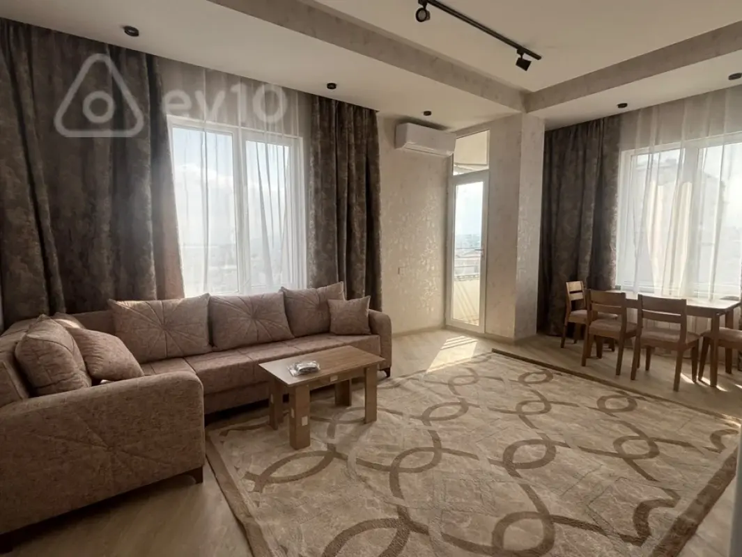 Kirayə verilir 3 otaqlı yeni tikili 80 m²