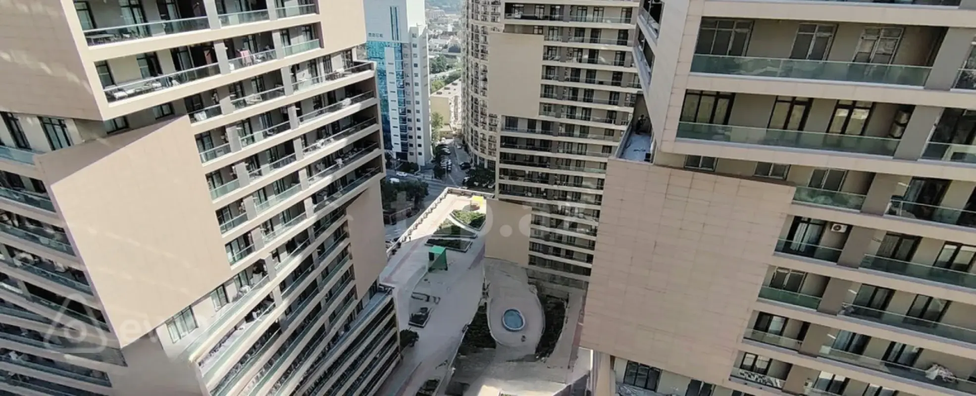 Kirayə verilir 3 otaqlı yeni tikili 150 m²
