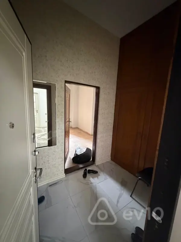 Kirayə verilir 3 otaqlı yeni tikili 155 m²