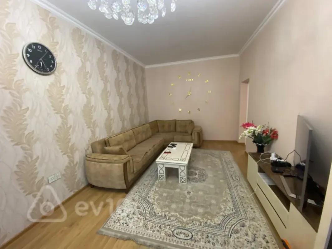 Kirayə verilir 2 otaqlı yeni tikili 100 m²