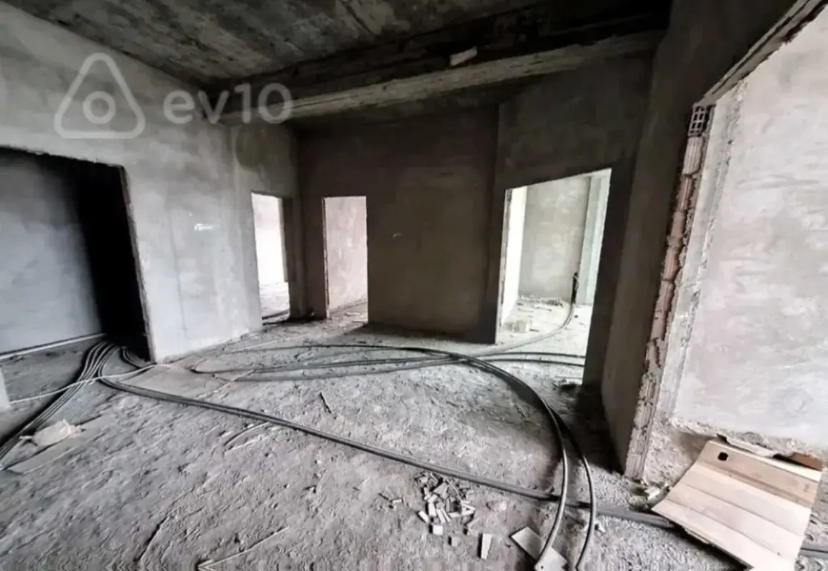 Satılır 3 otaqlı yeni tikili 210 m²