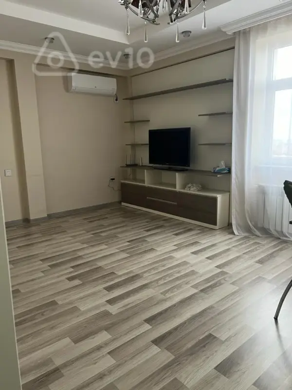 Kirayə verilir 2 otaqlı yeni tikili 90 m²