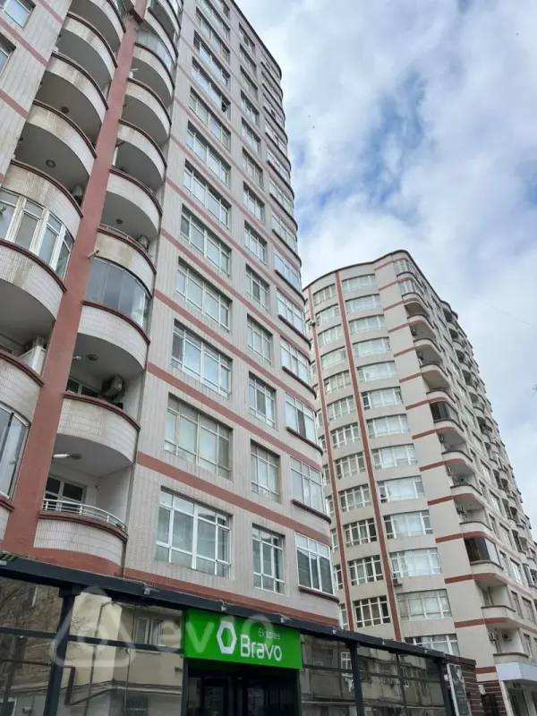 Satılır 3 otaqlı yeni tikili 110 m²