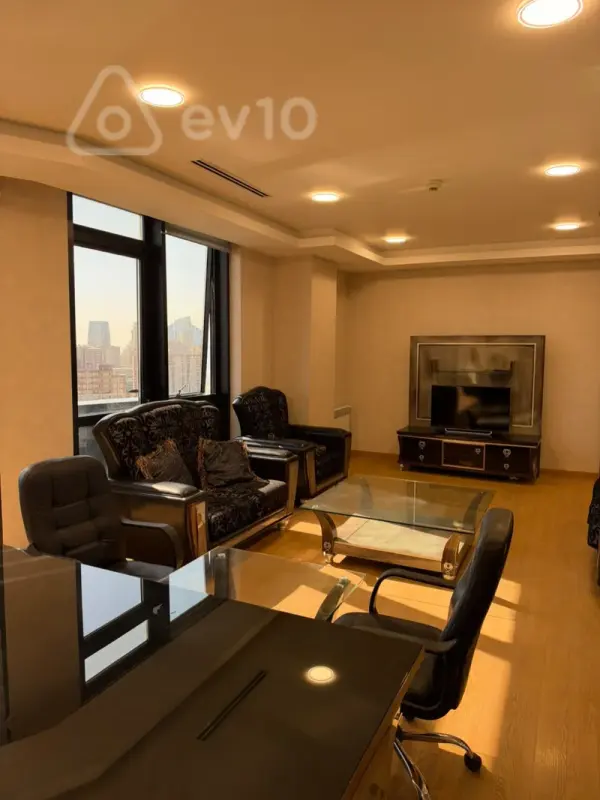 Kirayə verilir 6 otaqlı ofis 230 m²