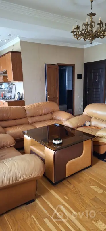 Satılır 2 otaqlı köhnə tikili 55 m²