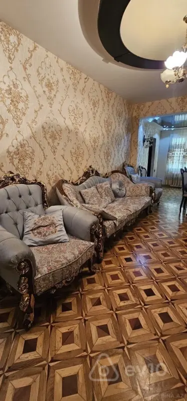 Kirayə verilir 2 otaqlı köhnə tikili 60 m²