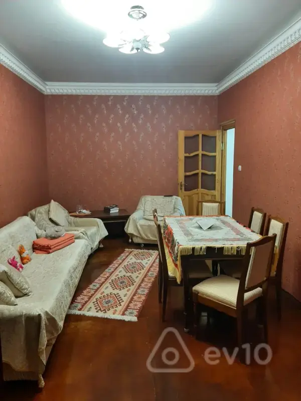 Satılır 2 otaqlı köhnə tikili 62 m²