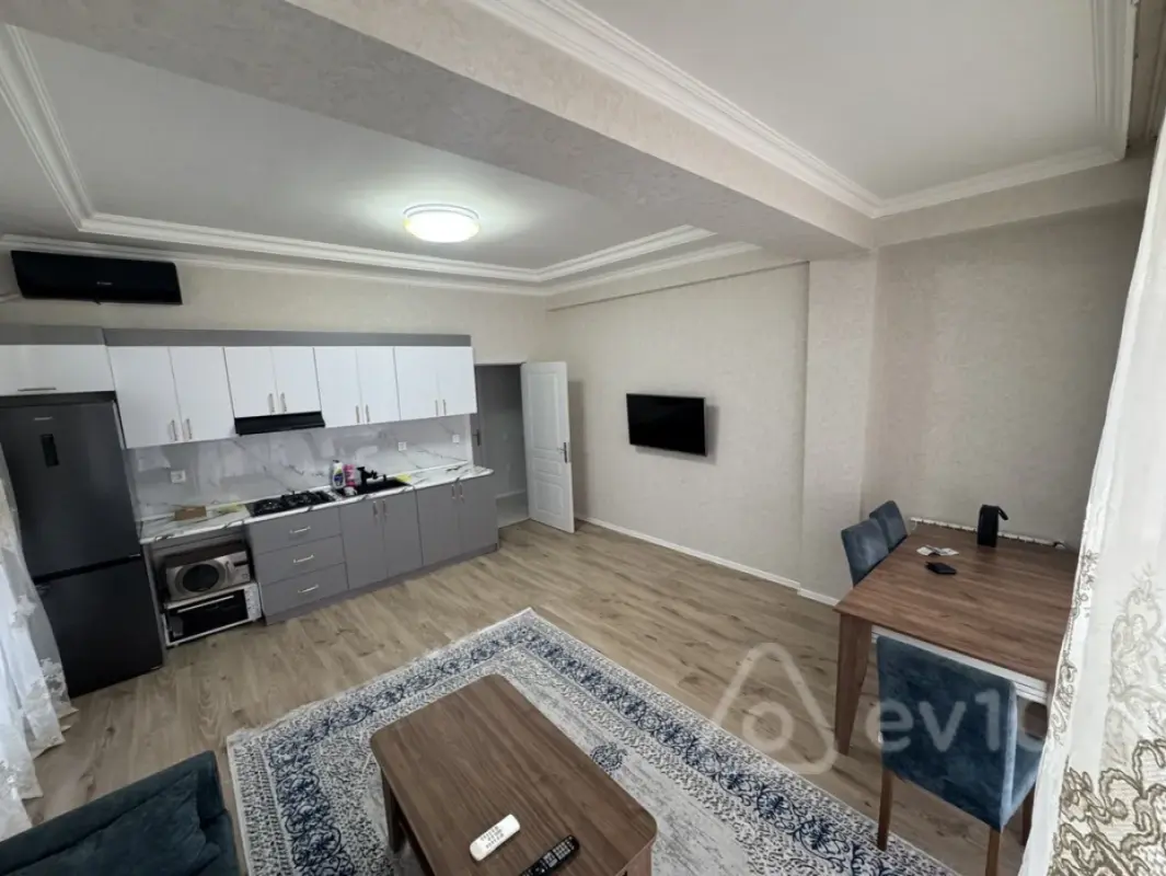 Kirayə verilir 3 otaqlı yeni tikili 100 m²