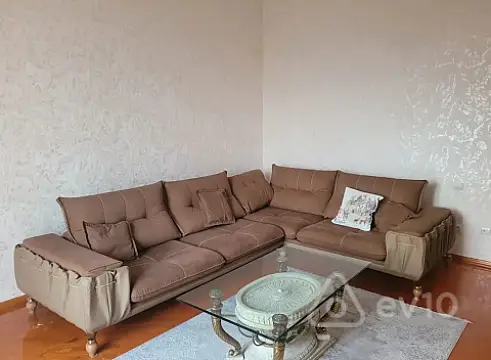 Kirayə verilir 2 otaqlı köhnə tikili 63 m² — Bakı, Səbail 2 otaq 63.00 m²