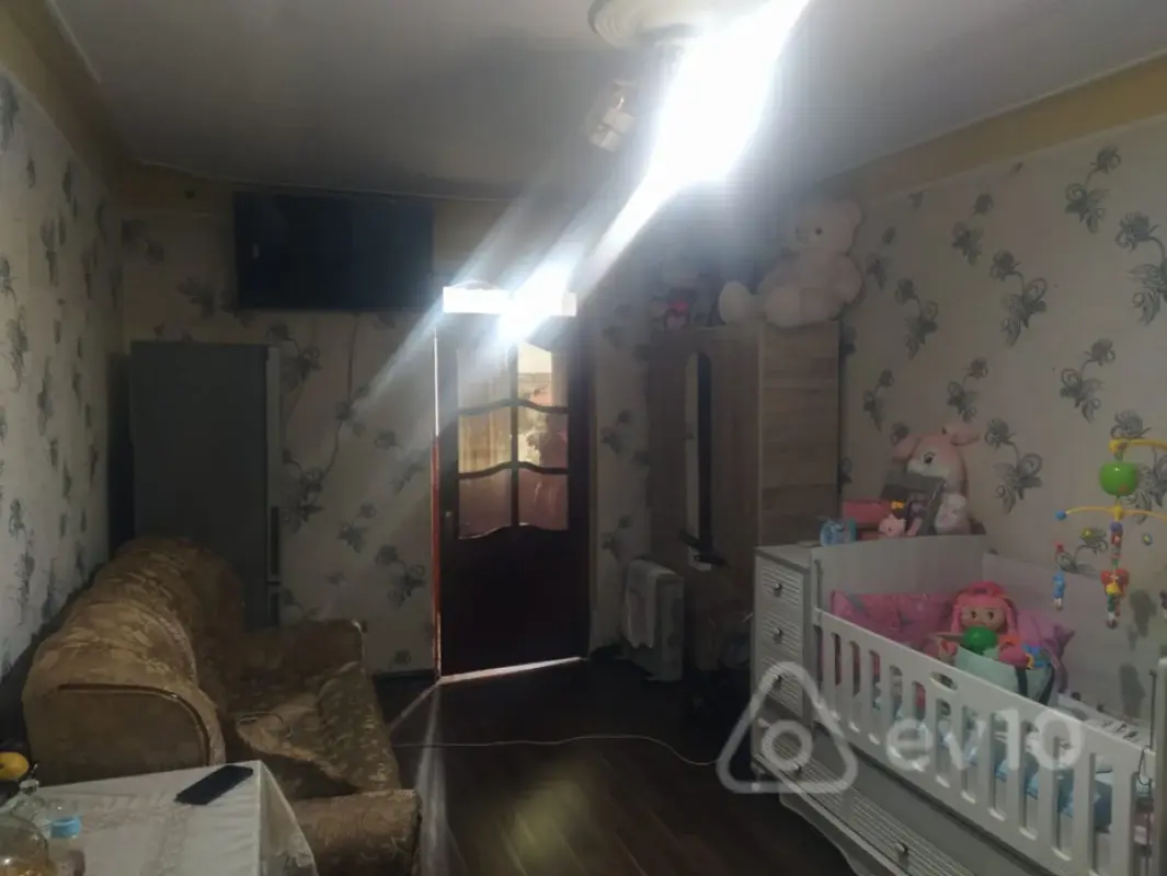 Satılır 1 otaqlı köhnə tikili 25 m²