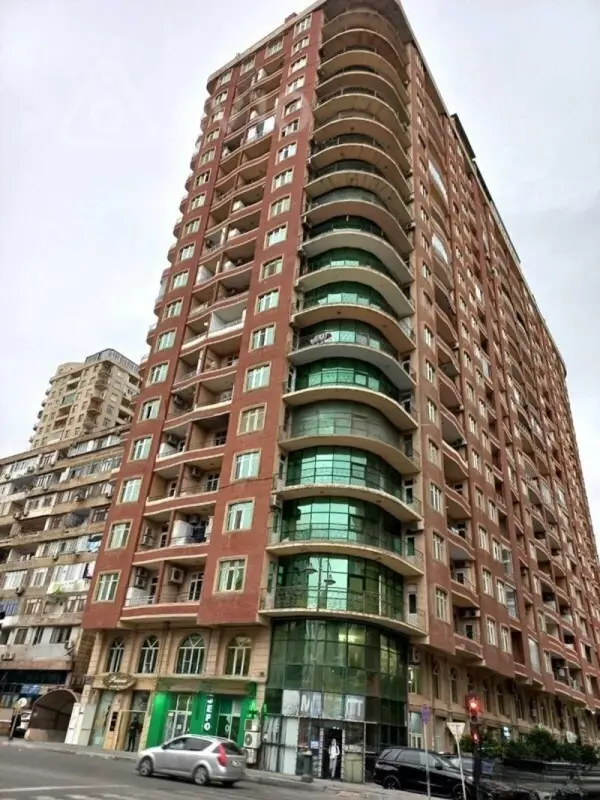 Kirayə verilir 3 otaqlı yeni tikili 156 m²