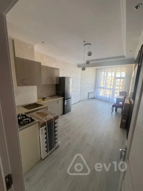 Kirayə verilir 2 otaqlı yeni tikili 67 m²