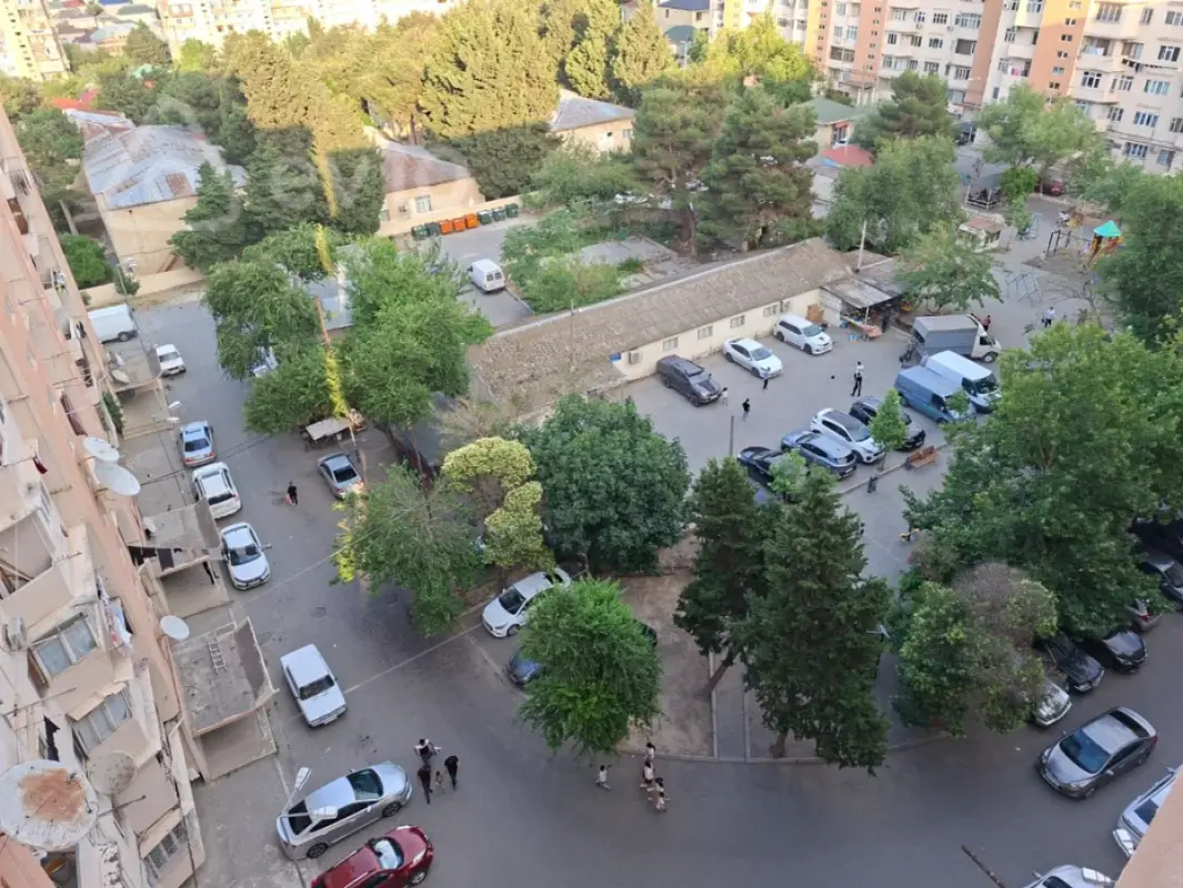 Satılır 1 otaqlı köhnə tikili 35 m²