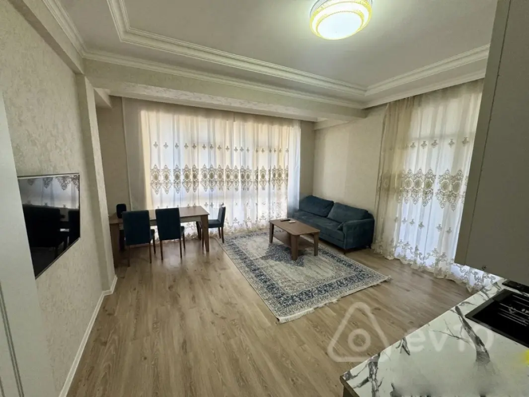 Kirayə verilir 3 otaqlı köhnə tikili 100 m²