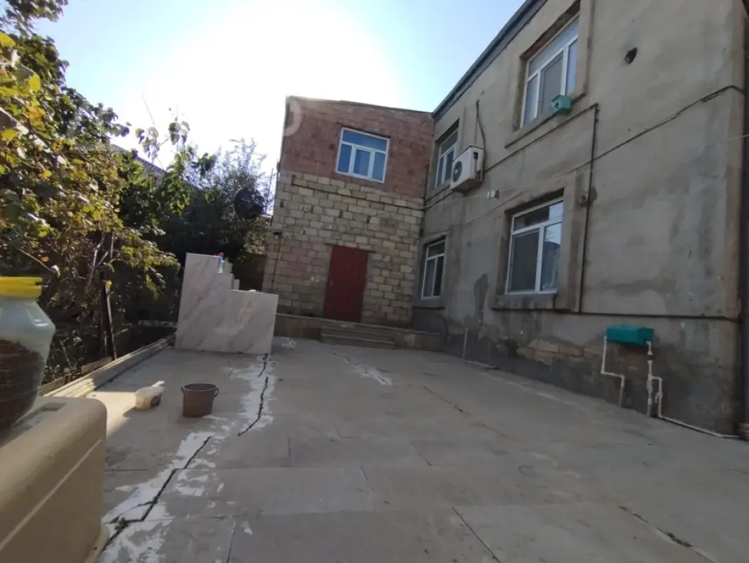 Satılır 7 otaqlı həyət evi 220 m²