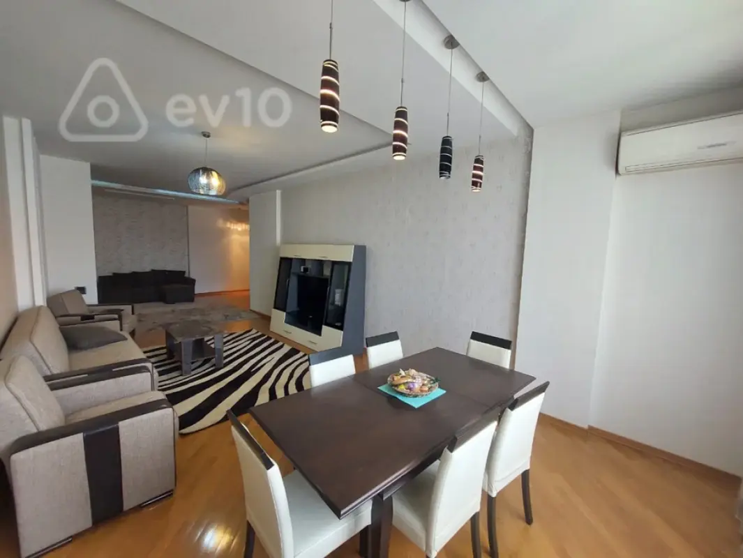Kirayə verilir 3 otaqlı yeni tikili 120 m²
