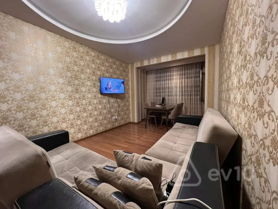 Satılır 3 otaqlı köhnə tikili 75 m²