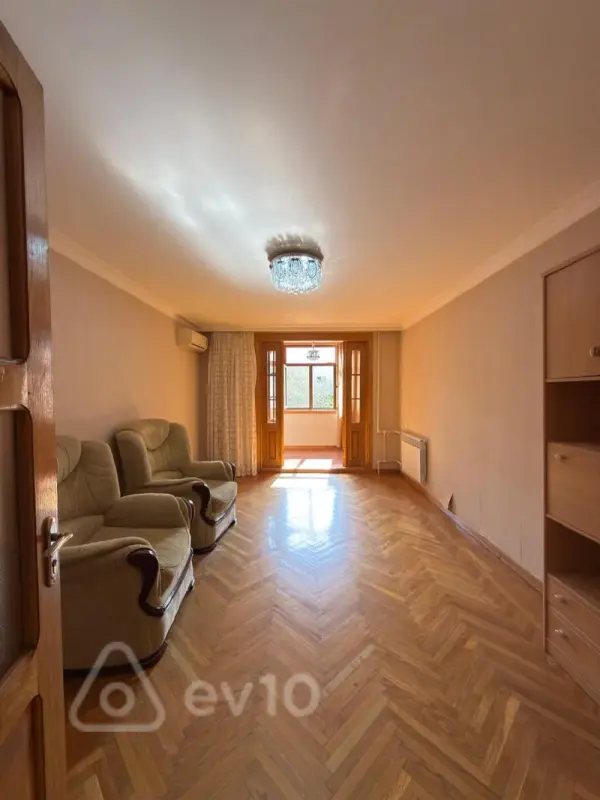 Satılır 3 otaqlı köhnə tikili 85 m²