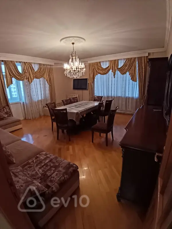 Kirayə verilir 2 otaqlı yeni tikili 120 m²