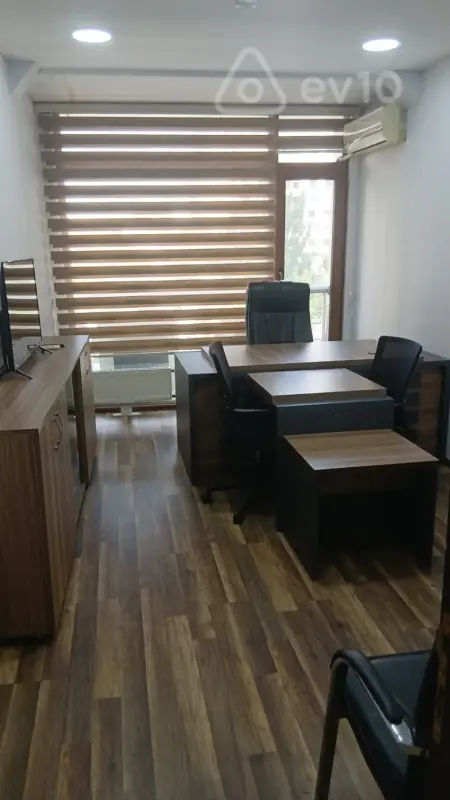 Kirayə verilir 4 otaqlı ofis 100 m²
