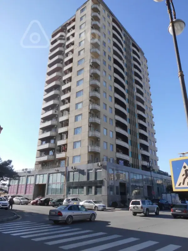 Kirayə verilir 3 otaqlı ofis 130 m²