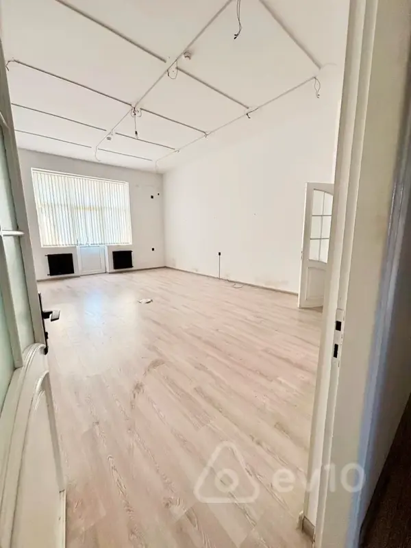 Kirayə verilir 3 otaqlı ofis 165 m²