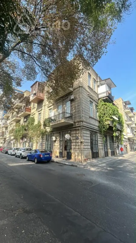 Kirayə verilir 2 otaqlı köhnə tikili 60 m²