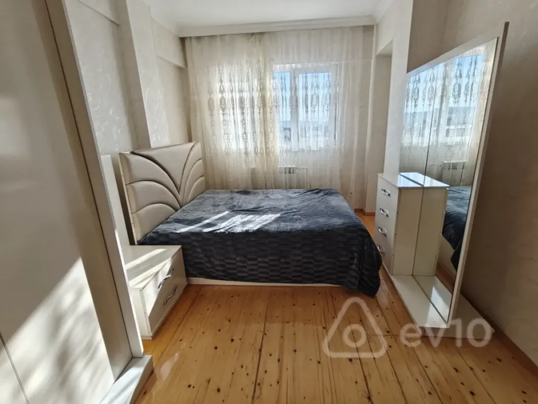 Kirayə verilir 2 otaqlı yeni tikili 60 m²