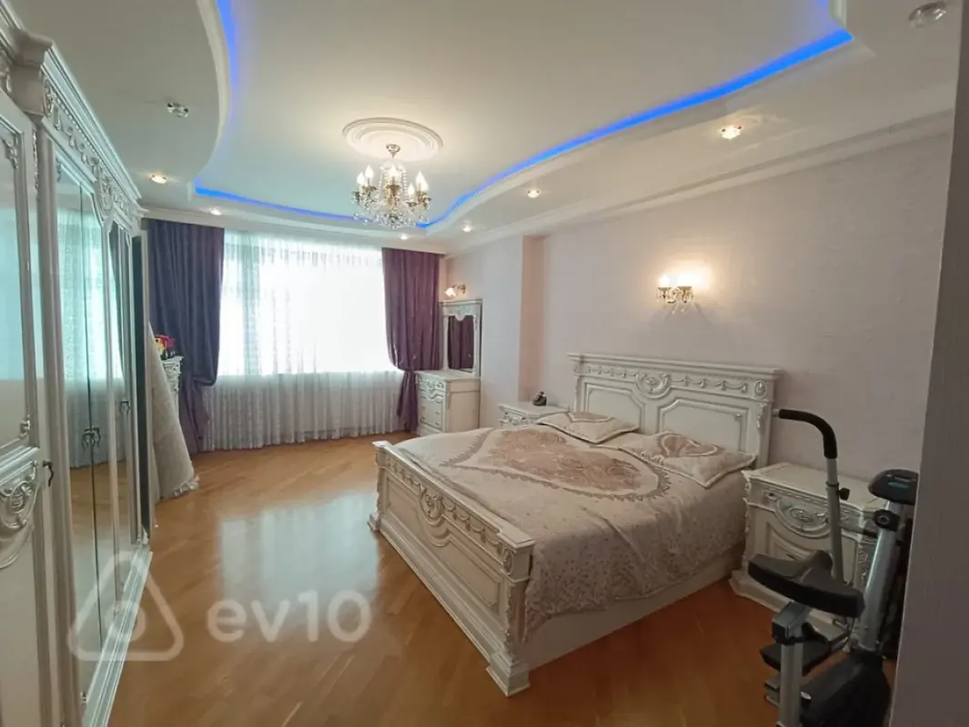 Satılır 4 otaqlı yeni tikili 170 m²