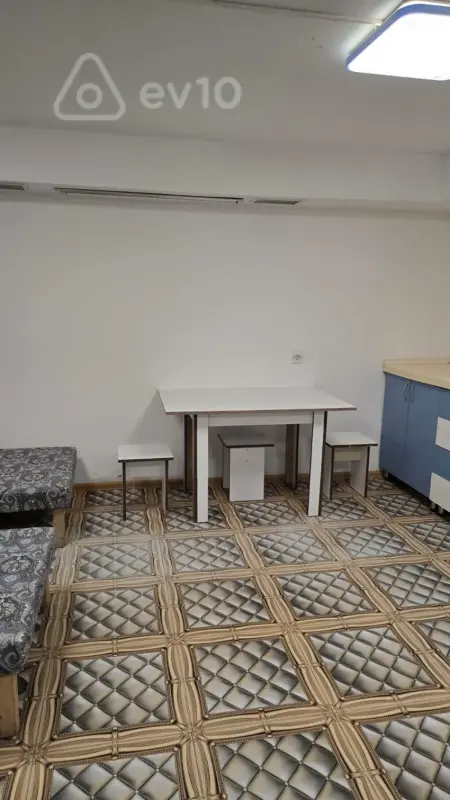 Kirayə verilir 1 otaqlı köhnə tikili 35 m²