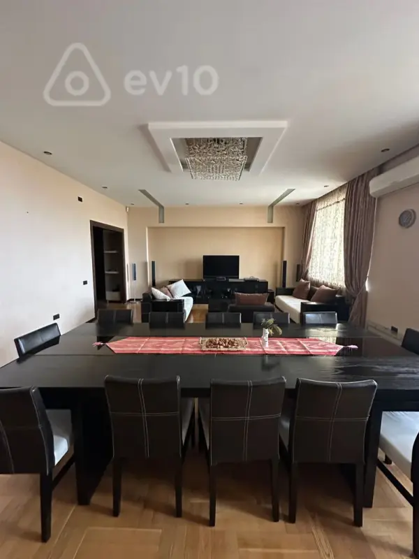 Kirayə verilir 4 otaqlı yeni tikili 156 m²