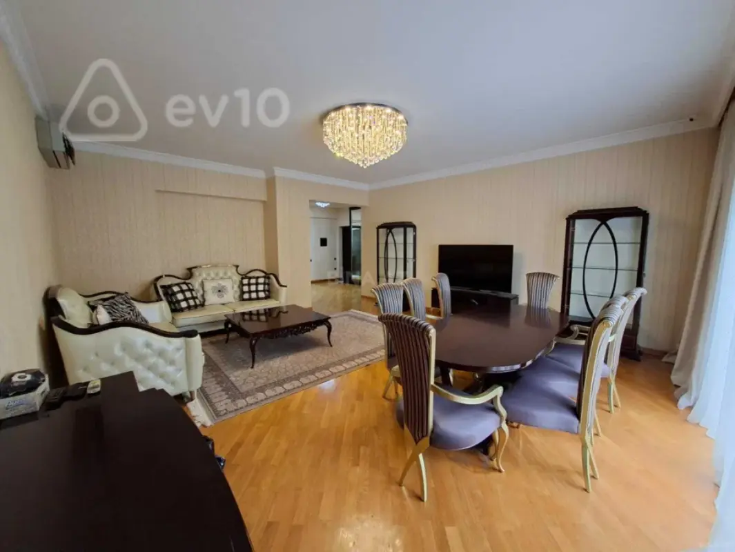 Kirayə verilir 3 otaqlı yeni tikili 150 m²