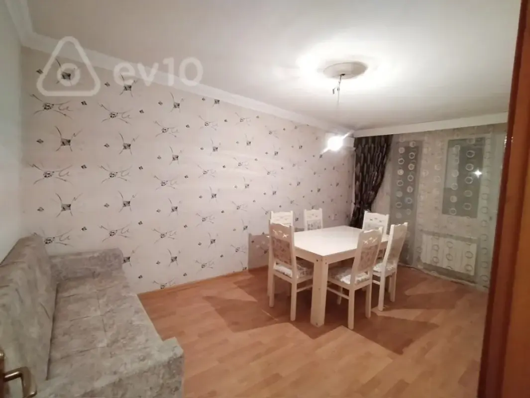 Kirayə verilir 2 otaqlı köhnə tikili 45 m²