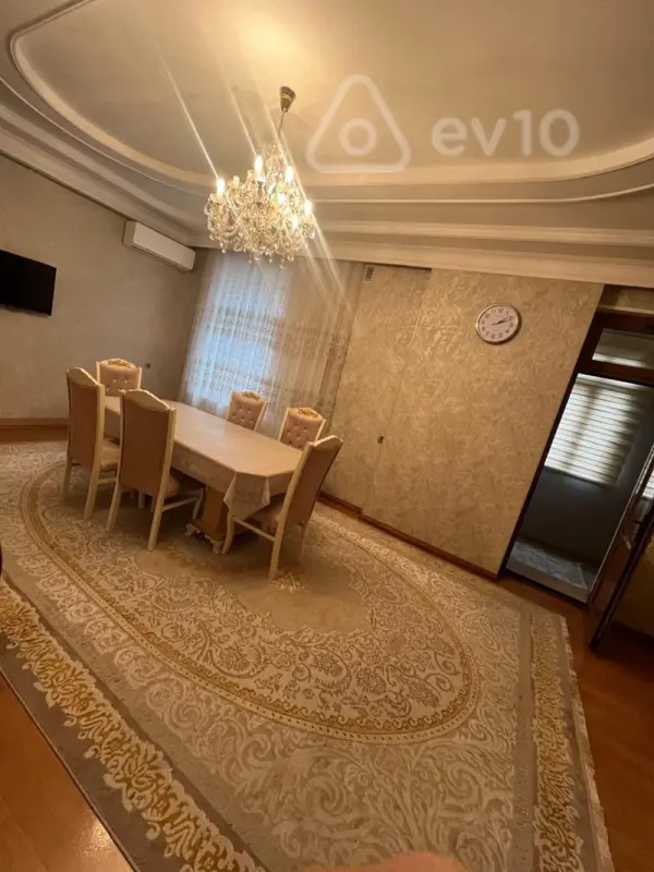 Kirayə verilir 2 otaqlı köhnə tikili 80 m²