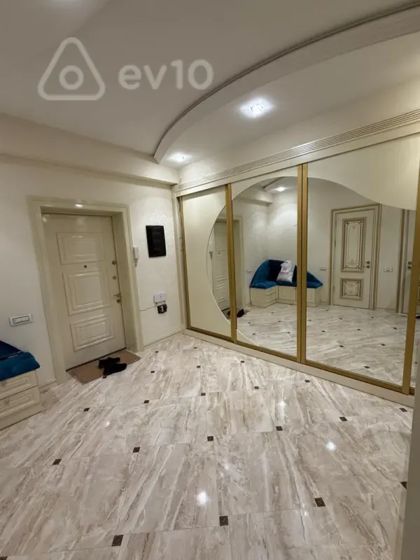 Satılır 6 otaqlı yeni tikili 270 m²
